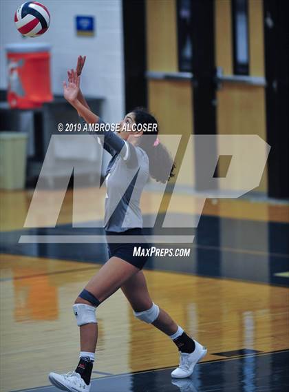 Thumbnail 1 in Smithson Valley vs. Bellville (KISD/CFISD Varsity Tournament) photogallery.