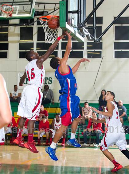 Thumbnail 3 in San Marcos vs Miami Beach (National Prep Classic) photogallery.