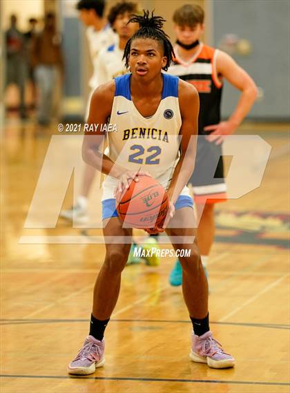 Thumbnail 2 in Benicia vs. Woodside (4C's Christmas Classic) photogallery.