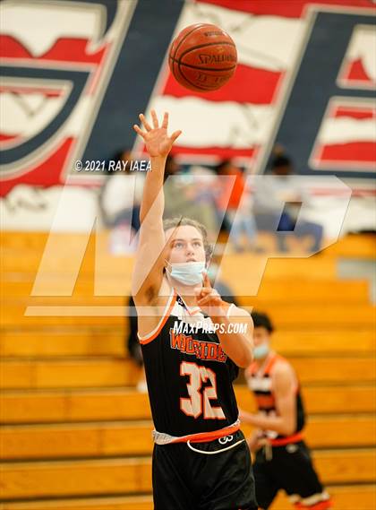Thumbnail 2 in Benicia vs. Woodside (4C's Christmas Classic) photogallery.