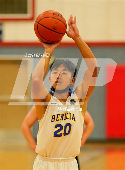 Thumbnail 1 in Benicia vs. Woodside (4C's Christmas Classic) photogallery.