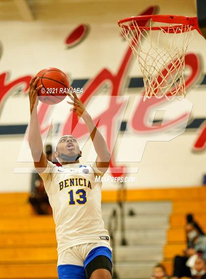 Thumbnail 2 in Benicia vs. Woodside (4C's Christmas Classic) photogallery.