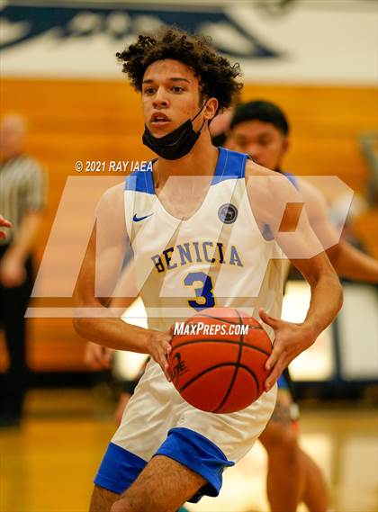 Thumbnail 1 in Benicia vs. Woodside (4C's Christmas Classic) photogallery.