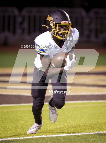 Thumbnail 1 in Muir vs. St. Francis (CIF-SS Division 6 Round 2) photogallery.