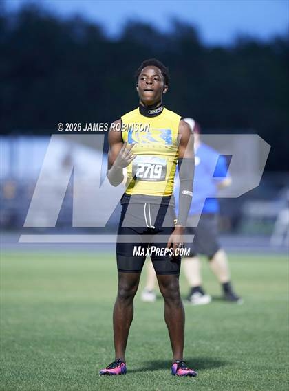 Thumbnail 1 in FHSAA Class 3A Final (200m) photogallery.