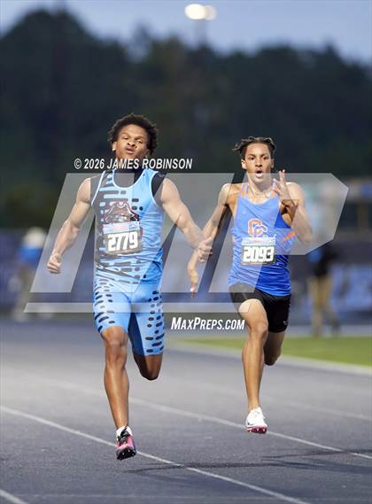 Thumbnail 2 in FHSAA Class 3A Final (200m) photogallery.