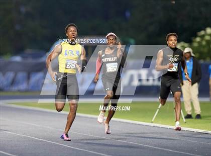 Thumbnail 1 in FHSAA Class 3A Final (200m) photogallery.
