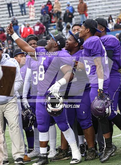 Thumbnail 3 in Trezevant vs. Marion County (TSSAA Division I Class 2A Final) photogallery.
