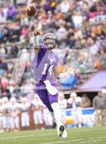 Thumbnail 3 in Trezevant vs. Marion County (TSSAA Division I Class 2A Final) photogallery.