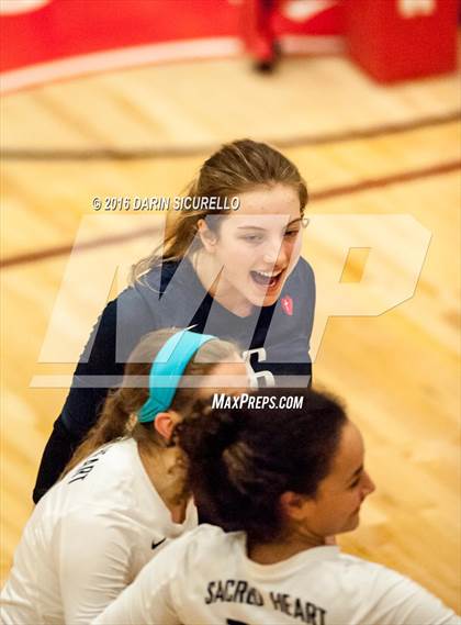 Thumbnail 3 in Sacred Heart vs. Corona del Sol (Nike Tournament of Champions) photogallery.