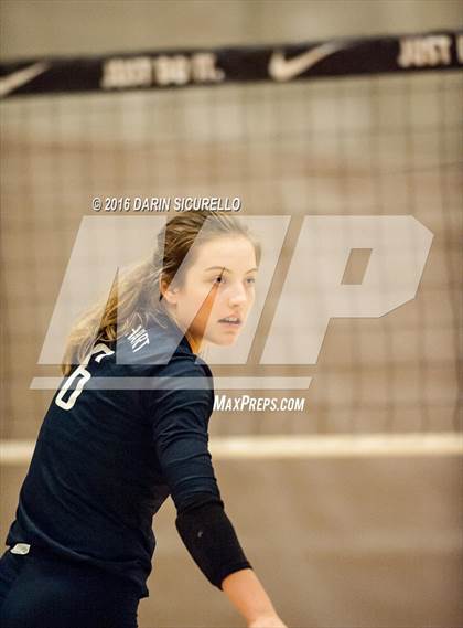 Thumbnail 3 in Sacred Heart vs. Corona del Sol (Nike Tournament of Champions) photogallery.