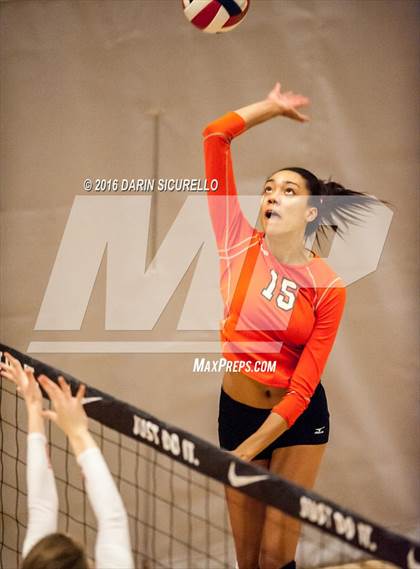 Thumbnail 1 in Sacred Heart vs. Corona del Sol (Nike Tournament of Champions) photogallery.