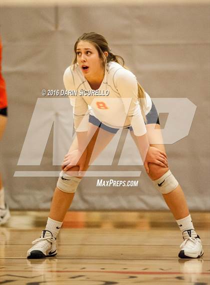 Thumbnail 2 in Sacred Heart vs. Corona del Sol (Nike Tournament of Champions) photogallery.