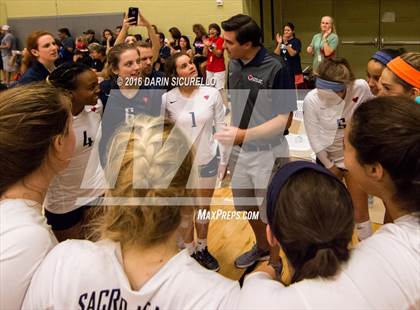 Thumbnail 1 in Sacred Heart vs. Corona del Sol (Nike Tournament of Champions) photogallery.