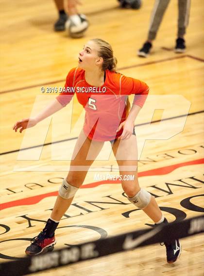 Thumbnail 3 in Sacred Heart vs. Corona del Sol (Nike Tournament of Champions) photogallery.