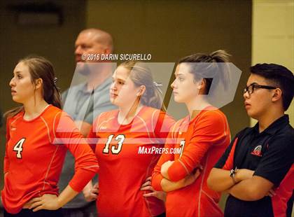 Thumbnail 2 in Sacred Heart vs. Corona del Sol (Nike Tournament of Champions) photogallery.