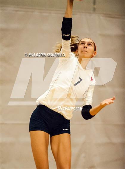 Thumbnail 2 in Sacred Heart vs. Corona del Sol (Nike Tournament of Champions) photogallery.