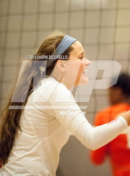 Thumbnail 1 in Sacred Heart vs. Corona del Sol (Nike Tournament of Champions) photogallery.