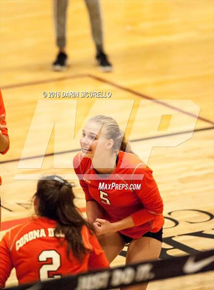 Thumbnail 3 in Sacred Heart vs. Corona del Sol (Nike Tournament of Champions) photogallery.