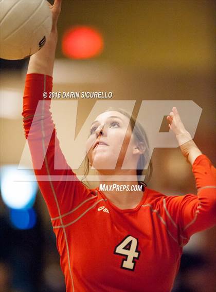 Thumbnail 2 in Sacred Heart vs. Corona del Sol (Nike Tournament of Champions) photogallery.