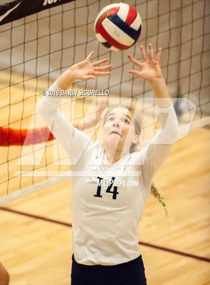 Thumbnail 3 in Sacred Heart vs. Corona del Sol (Nike Tournament of Champions) photogallery.