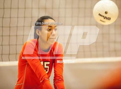 Thumbnail 3 in Sacred Heart vs. Corona del Sol (Nike Tournament of Champions) photogallery.