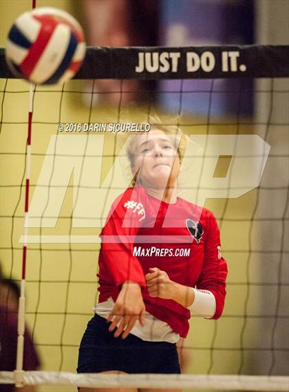 Thumbnail 2 in Sacred Heart vs. Corona del Sol (Nike Tournament of Champions) photogallery.