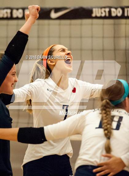 Thumbnail 3 in Sacred Heart vs. Corona del Sol (Nike Tournament of Champions) photogallery.