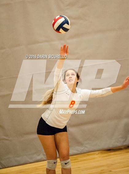 Thumbnail 2 in Sacred Heart vs. Corona del Sol (Nike Tournament of Champions) photogallery.