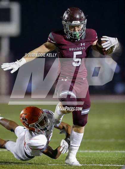 Thumbnail 2 in Magnolia vs. McKinney North (UIL 5A Bi-District Playoff) photogallery.