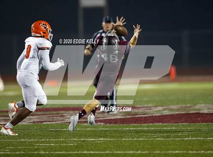 Thumbnail 3 in Magnolia vs. McKinney North (UIL 5A Bi-District Playoff) photogallery.