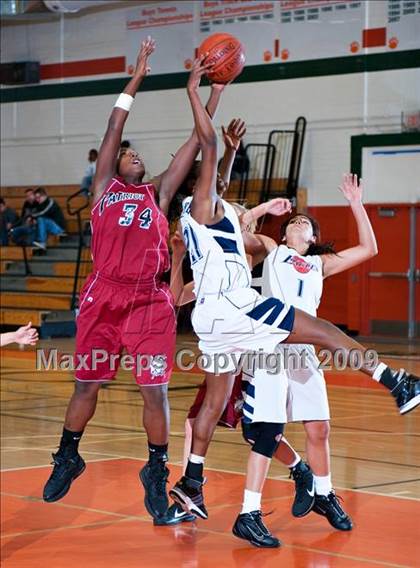 Thumbnail 3 in La Sierra vs. Patriot (Lady Bears Holiday Classic) photogallery.
