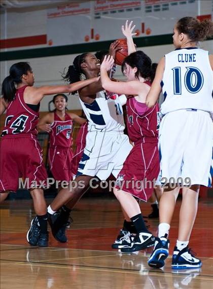 Thumbnail 2 in La Sierra vs. Patriot (Lady Bears Holiday Classic) photogallery.
