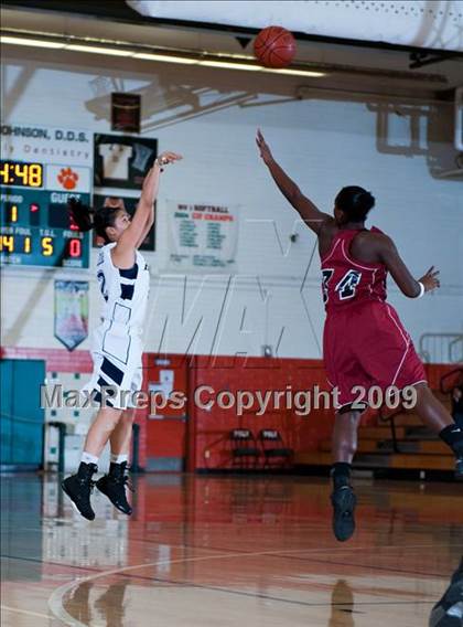 Thumbnail 2 in La Sierra vs. Patriot (Lady Bears Holiday Classic) photogallery.