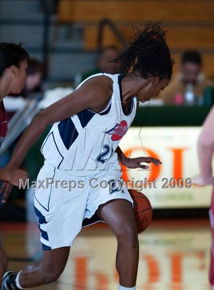 Thumbnail 2 in La Sierra vs. Patriot (Lady Bears Holiday Classic) photogallery.