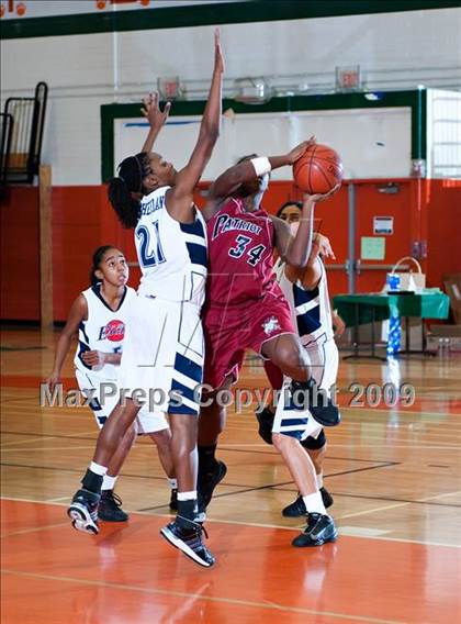 Thumbnail 3 in La Sierra vs. Patriot (Lady Bears Holiday Classic) photogallery.