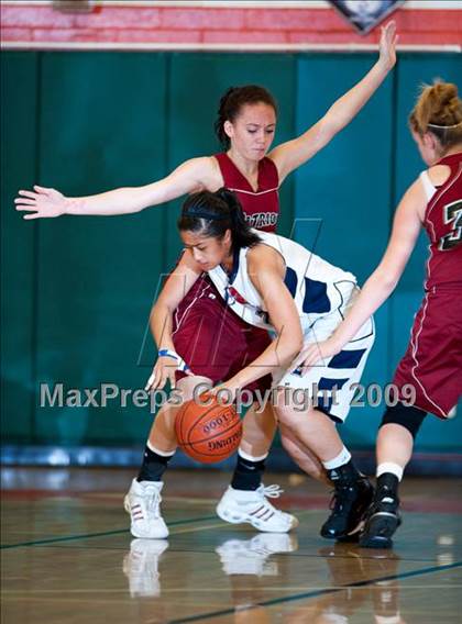 Thumbnail 2 in La Sierra vs. Patriot (Lady Bears Holiday Classic) photogallery.