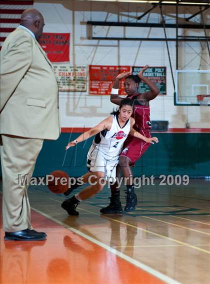 Thumbnail 3 in La Sierra vs. Patriot (Lady Bears Holiday Classic) photogallery.
