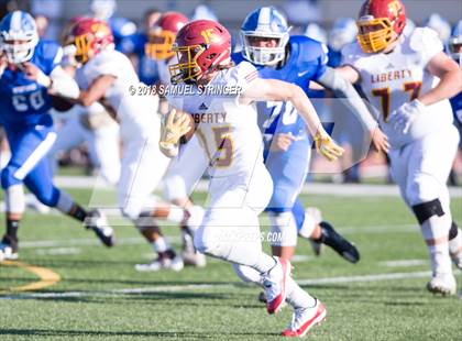 Thumbnail 2 in Liberty vs. Gilroy (Honor Bowl-NorCal) photogallery.