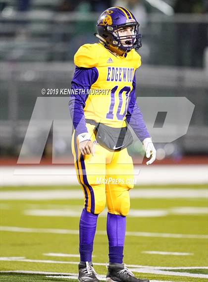 Thumbnail 2 in Edgewood vs Clifton (UIL 3A Bi-District Playoff) photogallery.