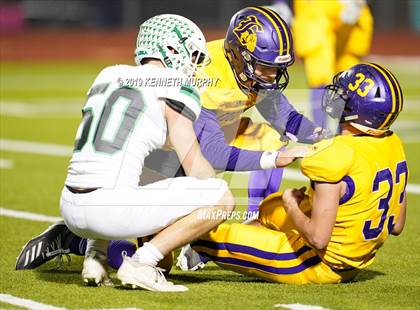 Thumbnail 3 in Edgewood vs Clifton (UIL 3A Bi-District Playoff) photogallery.