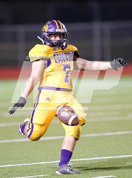 Thumbnail 2 in Edgewood vs Clifton (UIL 3A Bi-District Playoff) photogallery.