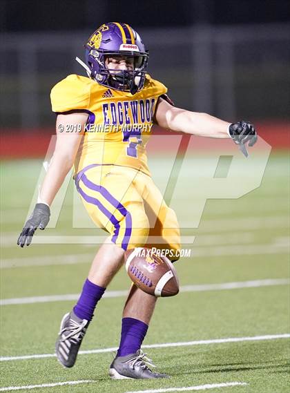 Thumbnail 3 in Edgewood vs Clifton (UIL 3A Bi-District Playoff) photogallery.