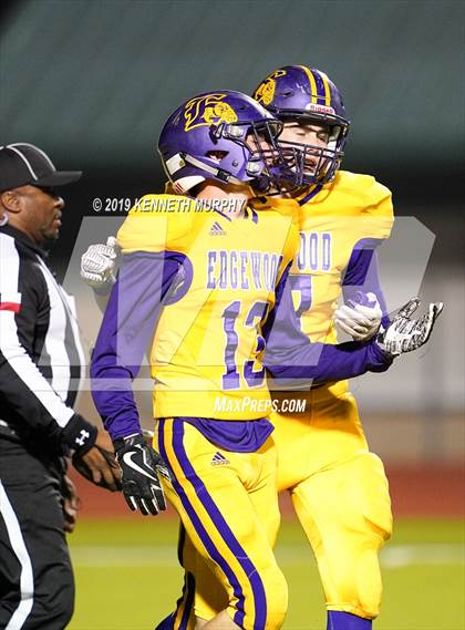 Thumbnail 3 in Edgewood vs Clifton (UIL 3A Bi-District Playoff) photogallery.