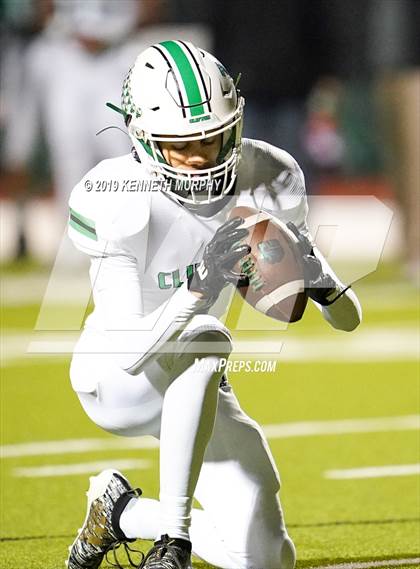 Thumbnail 1 in Edgewood vs Clifton (UIL 3A Bi-District Playoff) photogallery.