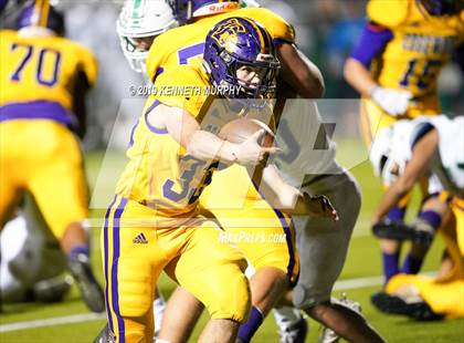 Thumbnail 3 in Edgewood vs Clifton (UIL 3A Bi-District Playoff) photogallery.