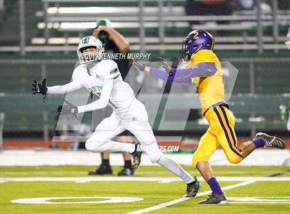 Thumbnail 1 in Edgewood vs Clifton (UIL 3A Bi-District Playoff) photogallery.