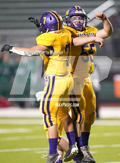 Thumbnail 2 in Edgewood vs Clifton (UIL 3A Bi-District Playoff) photogallery.