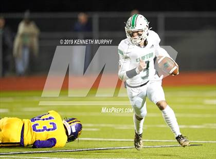 Thumbnail 1 in Edgewood vs Clifton (UIL 3A Bi-District Playoff) photogallery.