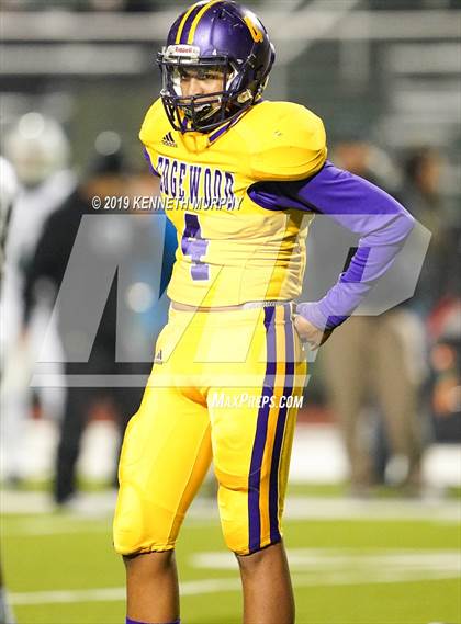 Thumbnail 3 in Edgewood vs Clifton (UIL 3A Bi-District Playoff) photogallery.